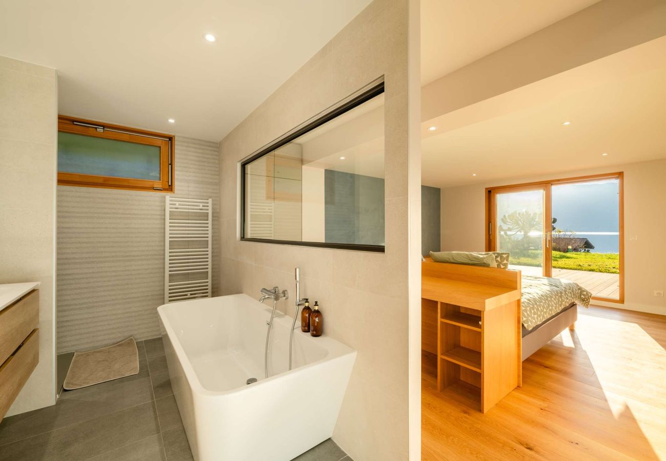 Villa in Veyrier-du-Lac - VEYRIER - Villa Jade, plage privée, 14p