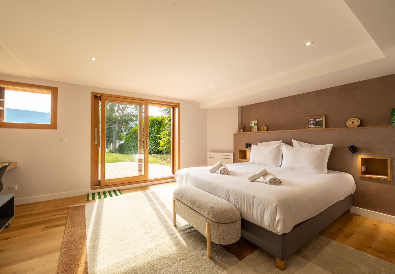 Villa in Veyrier-du-Lac - VEYRIER - Villa Jade, plage privée, 14p