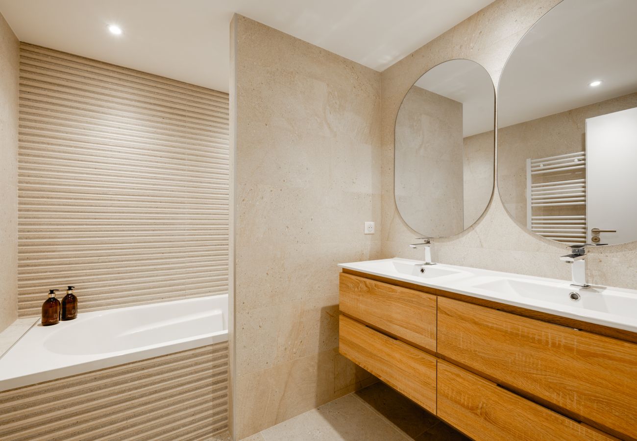 Villa in Veyrier-du-Lac - VEYRIER - Villa Jade, plage privée, 14p