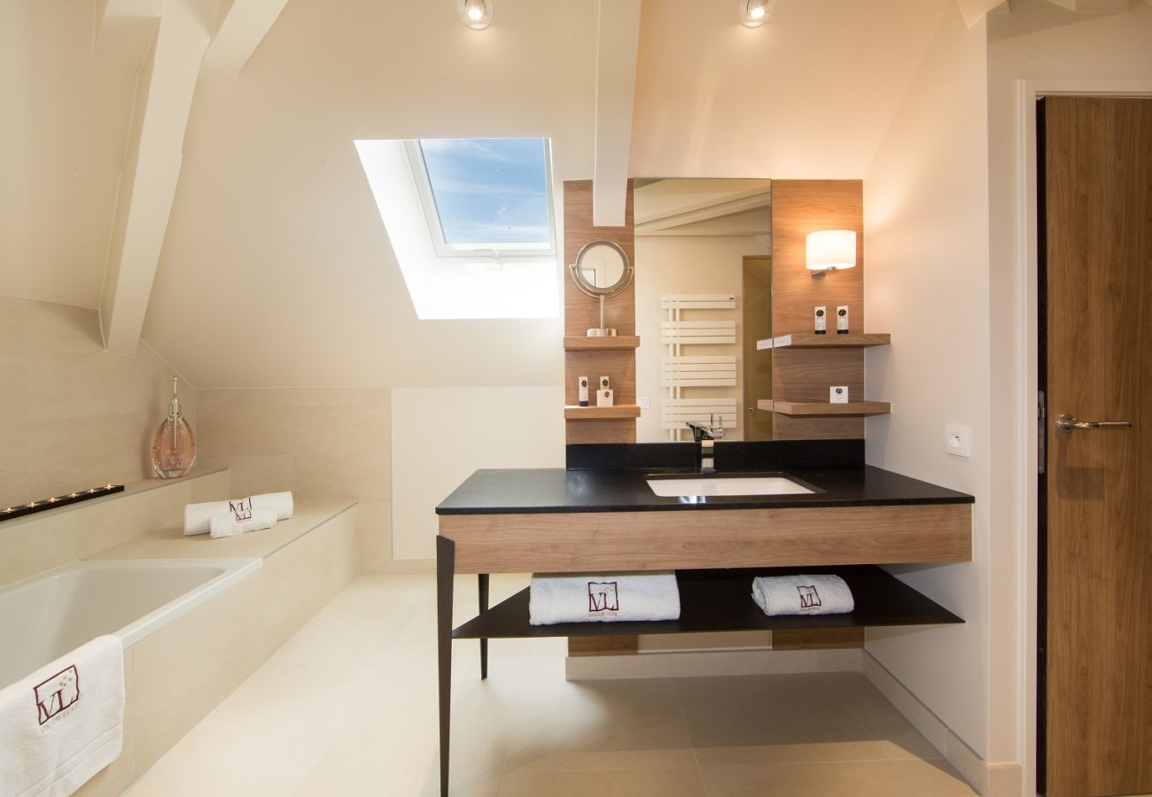 Villa in Veyrier-du-Lac - VEYRIER - Villa Eloria 5★, plage privée, 10p