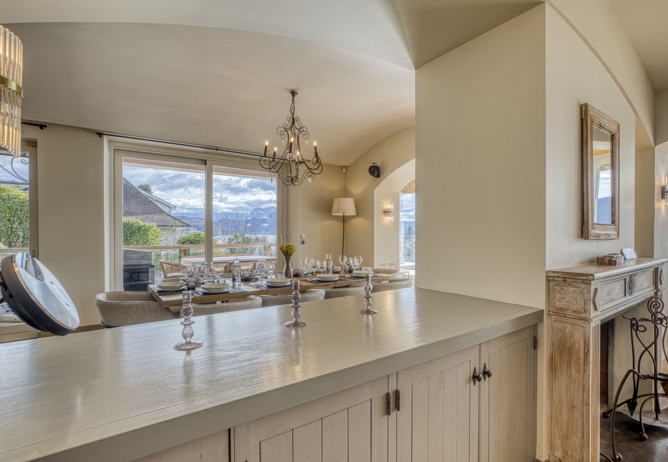 Villa in Veyrier-du-Lac - VEYRIER - Villa Collection, piscine, ponton privé,