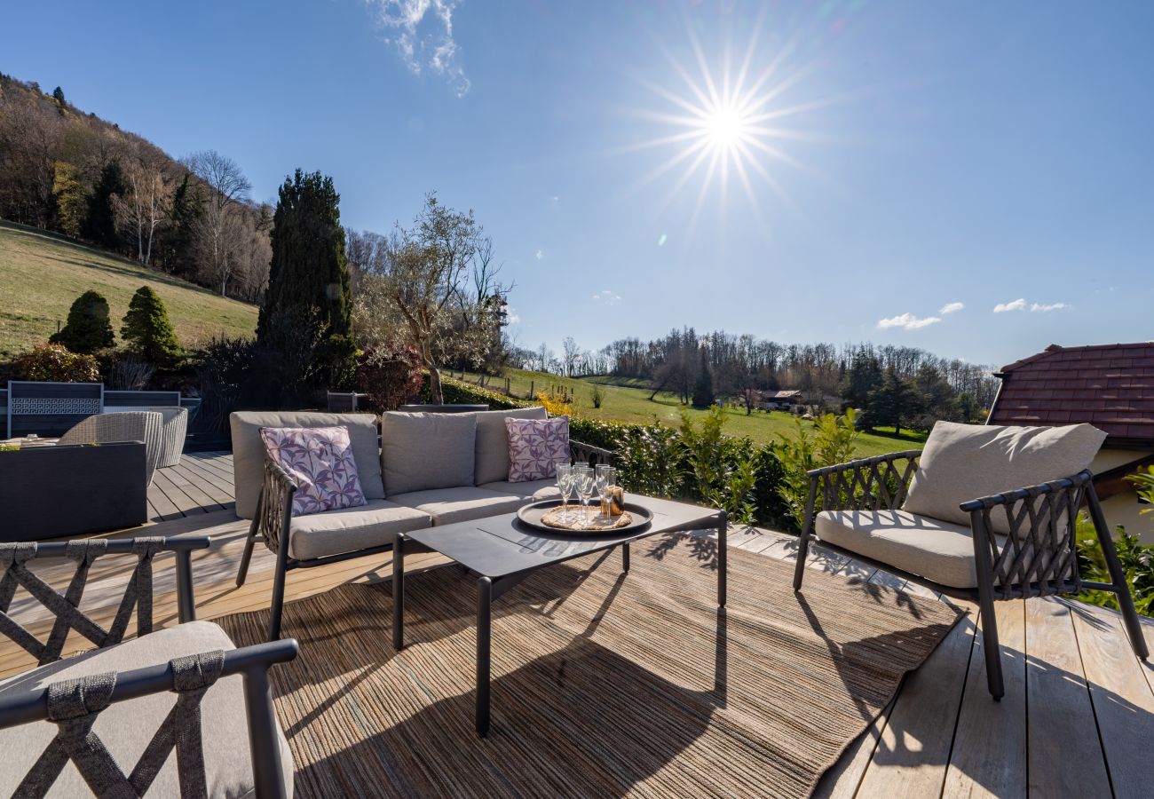 Villa for 10 people to rent in Annecy