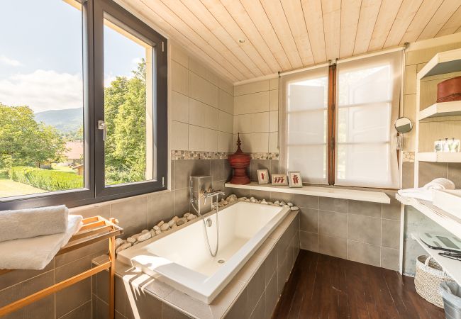 salle de bain, cocooning, location saisonnière, vacances, saint-jorioz, lac, montagne, luxe, maison, hôtel, neige, soleil