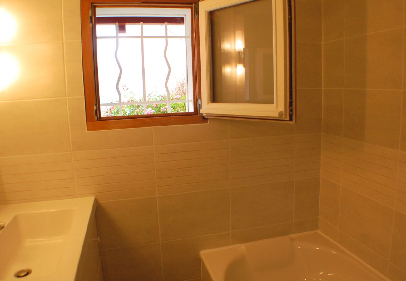 salle de bain, appartement, luxe, location saisonnière, annecy, vacances, vue lac, montagne, chalet, hôtel, neige, soleil