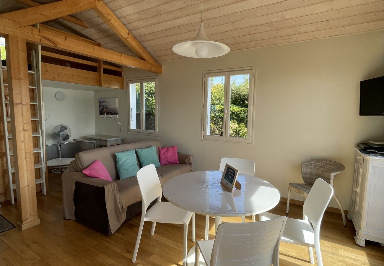 salle à manger, appartement, luxe, location saisonnière, annecy, vacances, vue lac, montagne, chalet, hôtel, neige, soleil