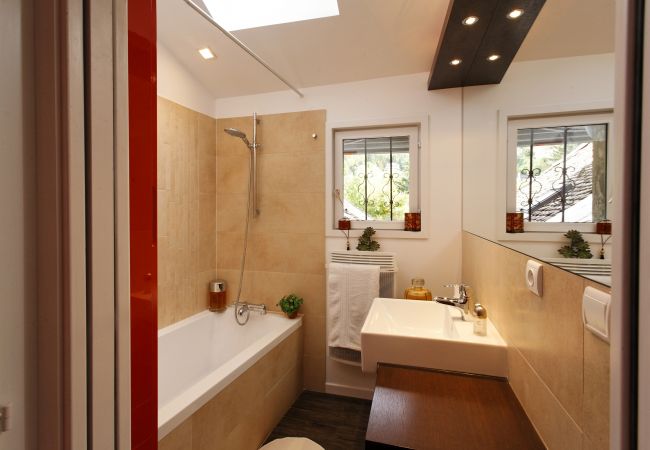 Studio à Menthon-Saint-Bernard - Studio La Savoyarde pour 2 personnes Studio à Menthon-Saint-Bernard - Studio La Savoyarde pour 2 personnes