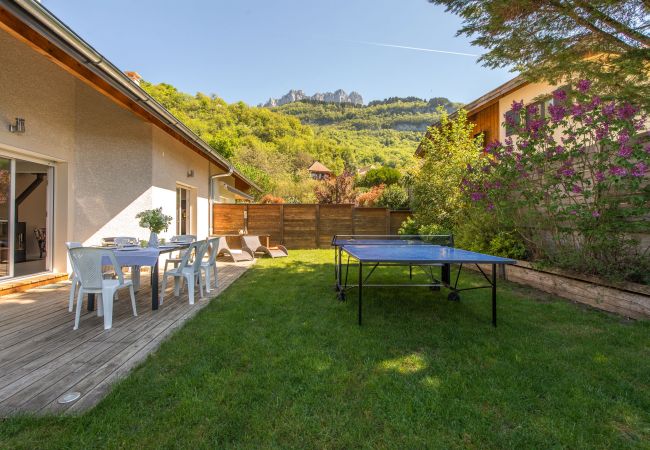 maison, luxe, location saisonnière, annecy, vacances, lac, montagne, hôtel, neige, soleil, plage, famille, jardin, parapente