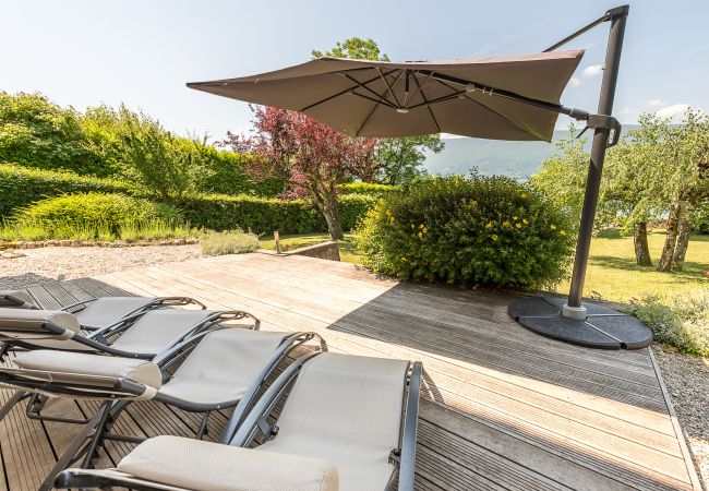 villa, ponton, jardin, vue lac, à la location, vacances, cosy, reposant, charmant, Veyrier , lac d'Annecy, été, 4 chambres