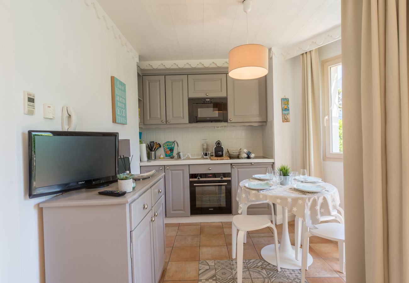 cuisine, 4 personnes, cuisine équipée, location saisonnière, vacances, luxe 