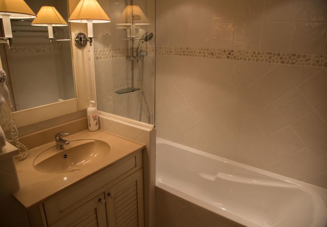 Appartement à Duingt - BAIE DES VOILES - #217 DUPLEX 6 pers. VUE Lac Appartement à Duingt - BAIE DES VOILES - #217 DUPLEX 6 pers. VUE Lac
