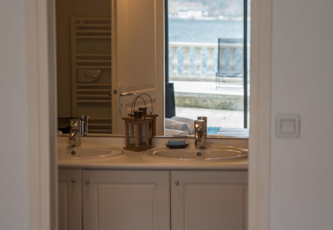 Appartement à Duingt - LES LIBELLULES - UNIQUE : Accès direct au Lac ! Appartement à Duingt - LES LIBELLULES - UNIQUE : Accès direct au Lac !