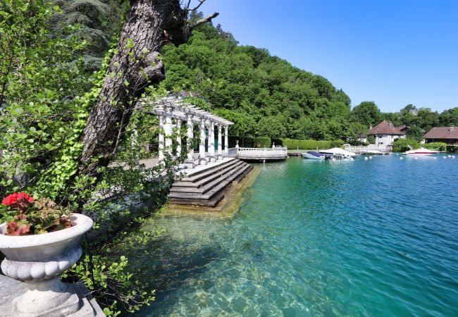 Appartement à Duingt - LES LIBELLULES - UNIQUE : Accès direct au Lac ! Appartement à Duingt - LES LIBELLULES - UNIQUE : Accès direct au Lac !