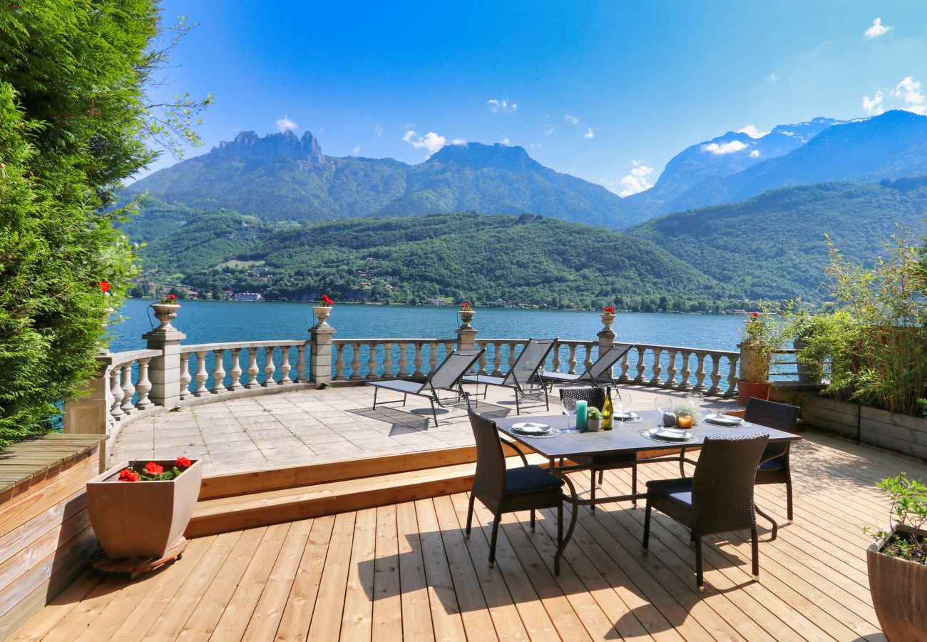 appartement de standing, vue lac, location saisonnière Premium, annecy, conciergerie haut de gamme, vacances, airbnb luxe