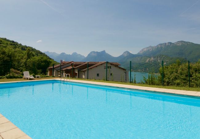 piscine, cocooning, location saisonnière, vacances, annecy, vue lac et montagnes, luxe, appartement, hôtel, neige, soleil