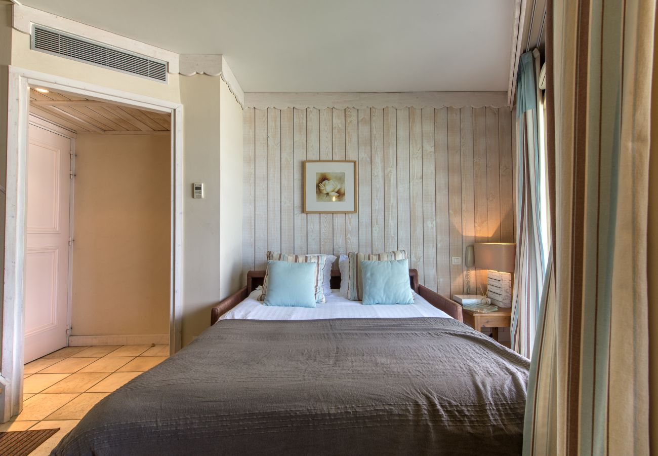 chambre, baie des voiles, location saisonnière, vacances, annecy, lac, montagne, luxe, appartement, hôtel, neige, soleil