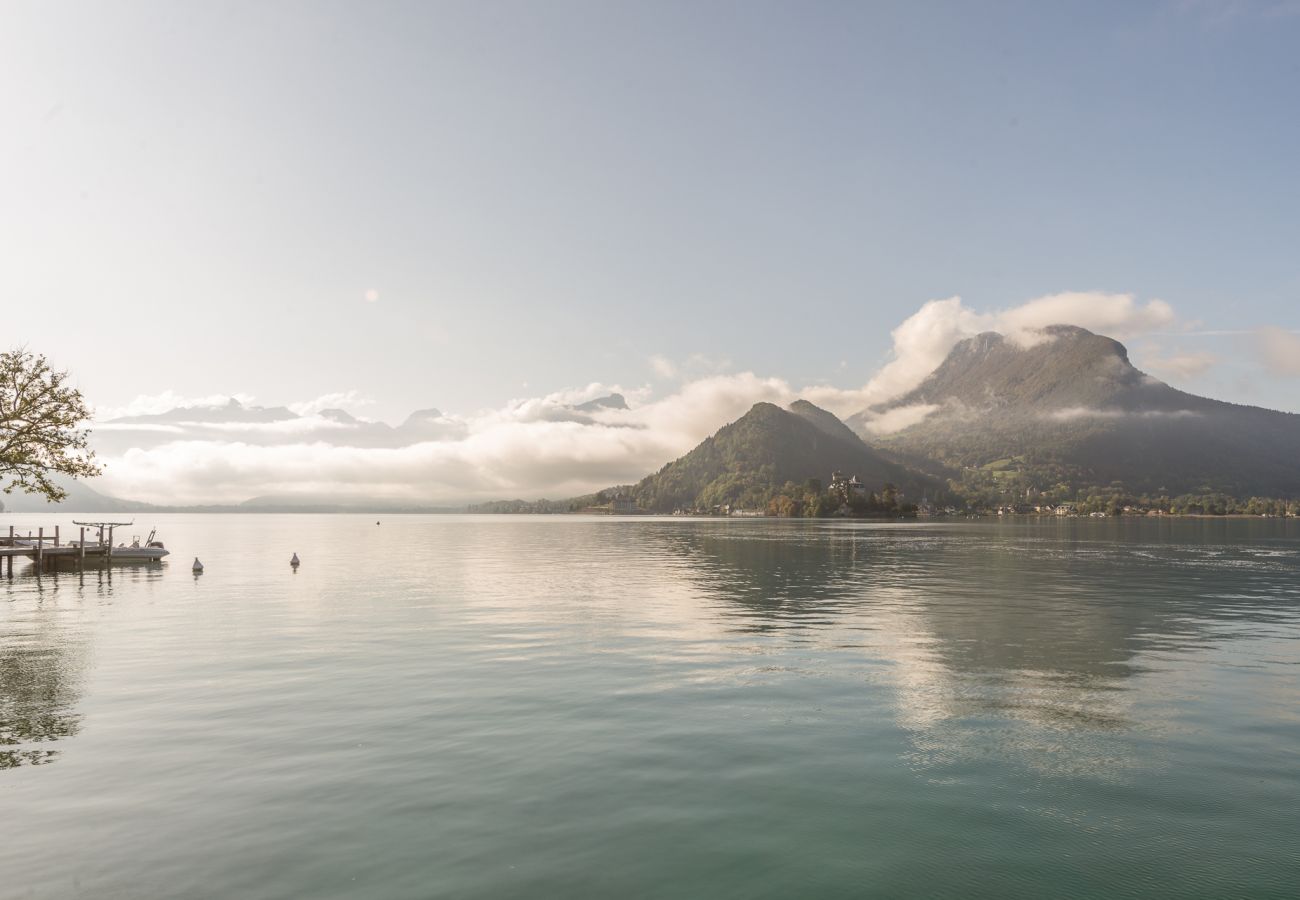 Lac d'Annecy, plage, Airbnb, booking, prestige, agence de location, LLA Selections, maison de famille Premium 