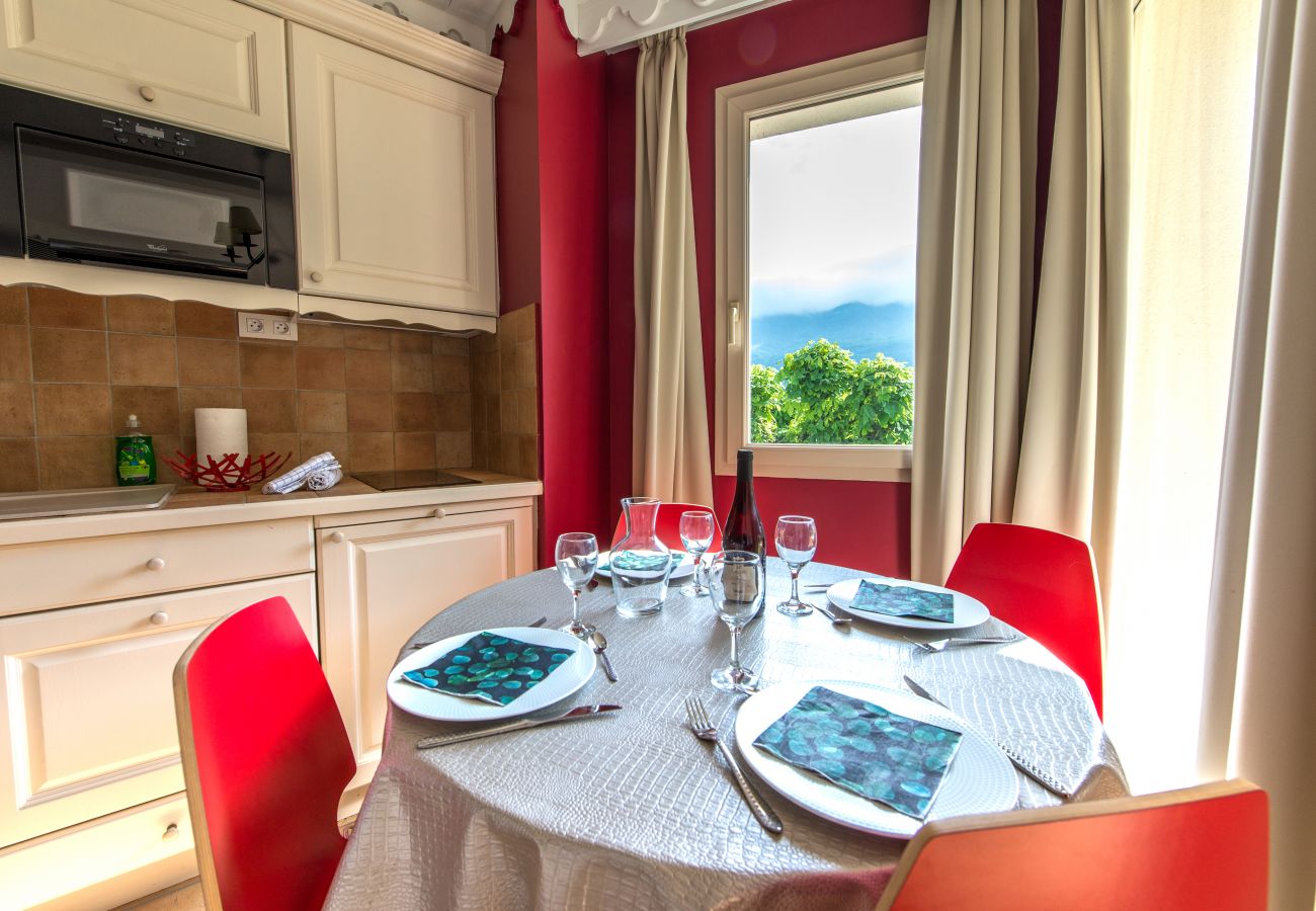 salle à manger, 4 personnes, appartement, location saisonnière, vacances, luxe