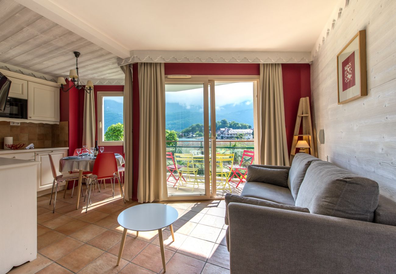 pièce à vivre, salon, location saisonnière, appartement, vue lac, vue montagne, vacances