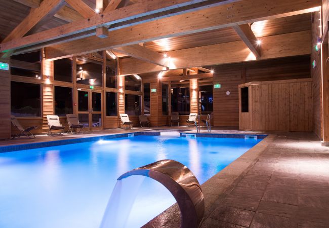 Appartement à La Clusaz - LCZ - Charmant T3 spa aux pieds des pistes, 4*