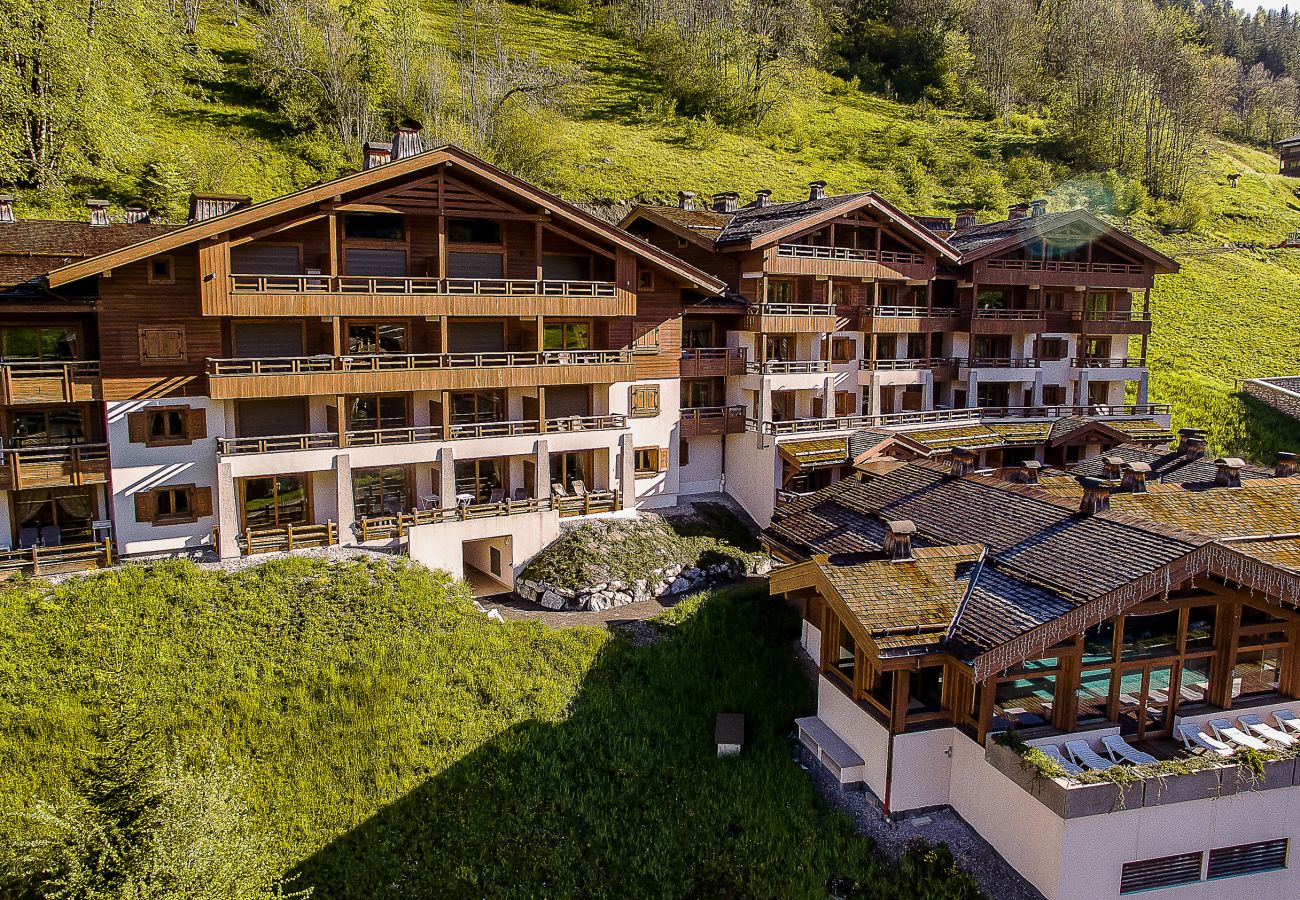 Appartement à La Clusaz - LCZ - Charmant T3 spa aux pieds des pistes, 4*