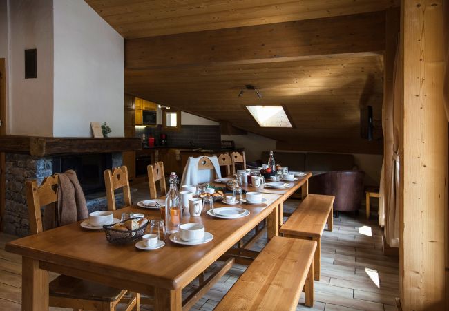  à La Clusaz - LCZ - Charmant T6 coeur village piscine spa, 4*