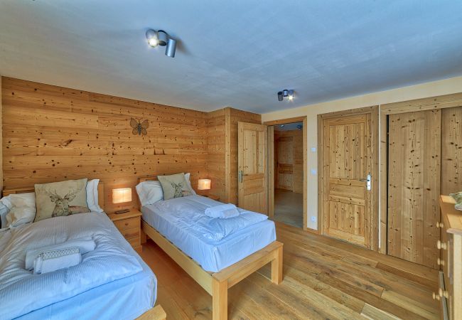Chambre deux lits simples spacieuse