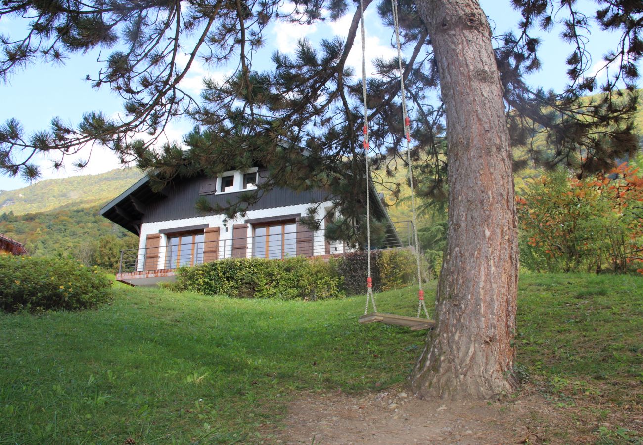 Chalet à Doussard - Unique Chalet avec vue Montagnes a 360°