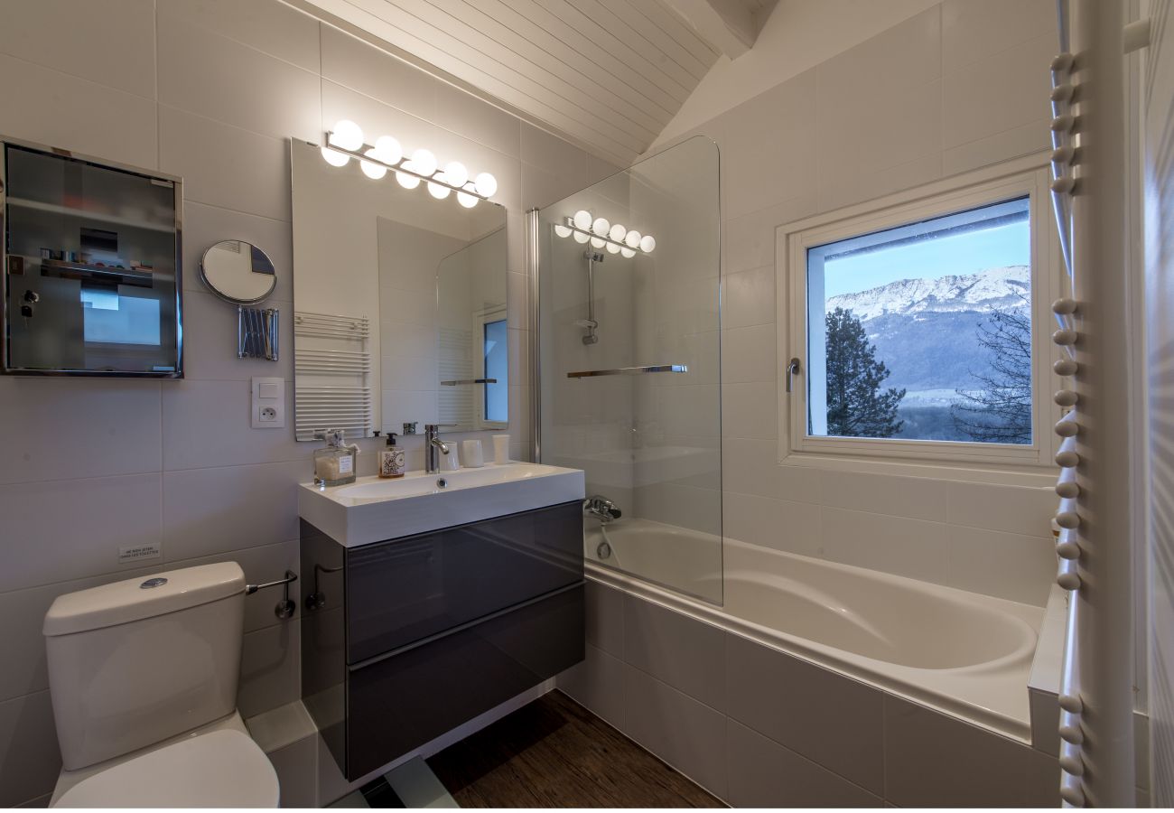 Salle de bain, baignoire, chambre, chalet, verthier, vacances en famille, amis, convivialité, cocon, cosy, location, à louer