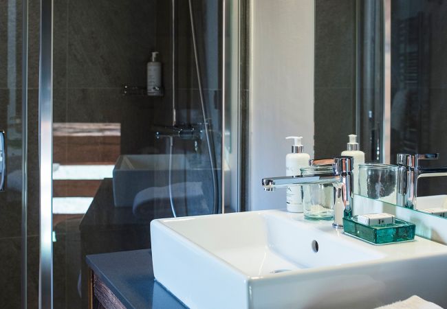 Chalet à La Clusaz - LCZ - Le Chalet 5* Cocon des Confins - 14 p Chalet à La Clusaz - LCZ - Le Chalet 5* Cocon des Confins - 14 p