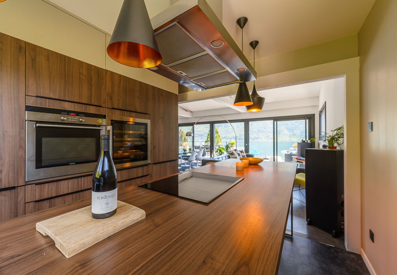 appartement de luxe, vue lac, location saisonnière, conciergerie haut de gamme, vacances, hôtel, annecy, été