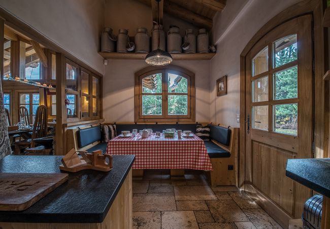 Chalet à Courchevel - Winter Courchevel -- Le Wood and Stone SKI IN OUT Chalet à Courchevel - Winter Courchevel -- Le Wood and Stone SKI IN OUT