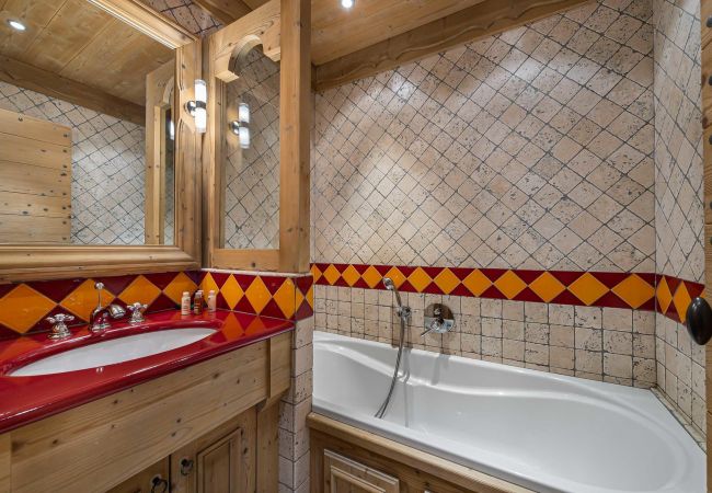 Chalet à Courchevel - Winter Courchevel -- Le Wood and Stone SKI IN OUT Chalet à Courchevel - Winter Courchevel -- Le Wood and Stone SKI IN OUT