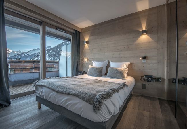 résidence Courchevel ski in out, location avec piscine pied des pistes, température Courchevel février ?, Alpes airbnb luxe