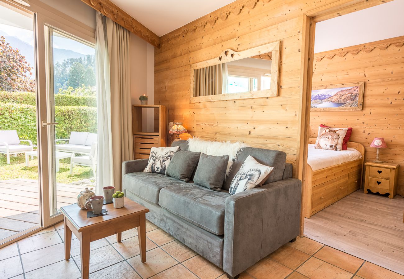 salon, canapé, vue montagne, grand studio, appartement, vacances, location saisonnière 