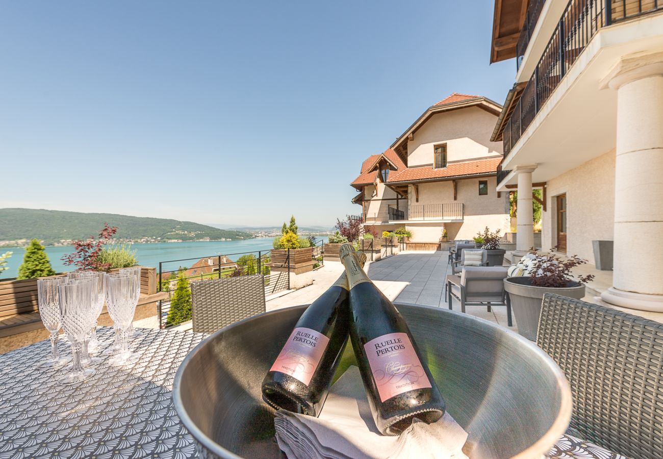 villa, luxe, location saisonnière, annecy, vacances, neige, piscine, hôtel, neige, soleil, hiver, jacuzzi, maison, vue lac