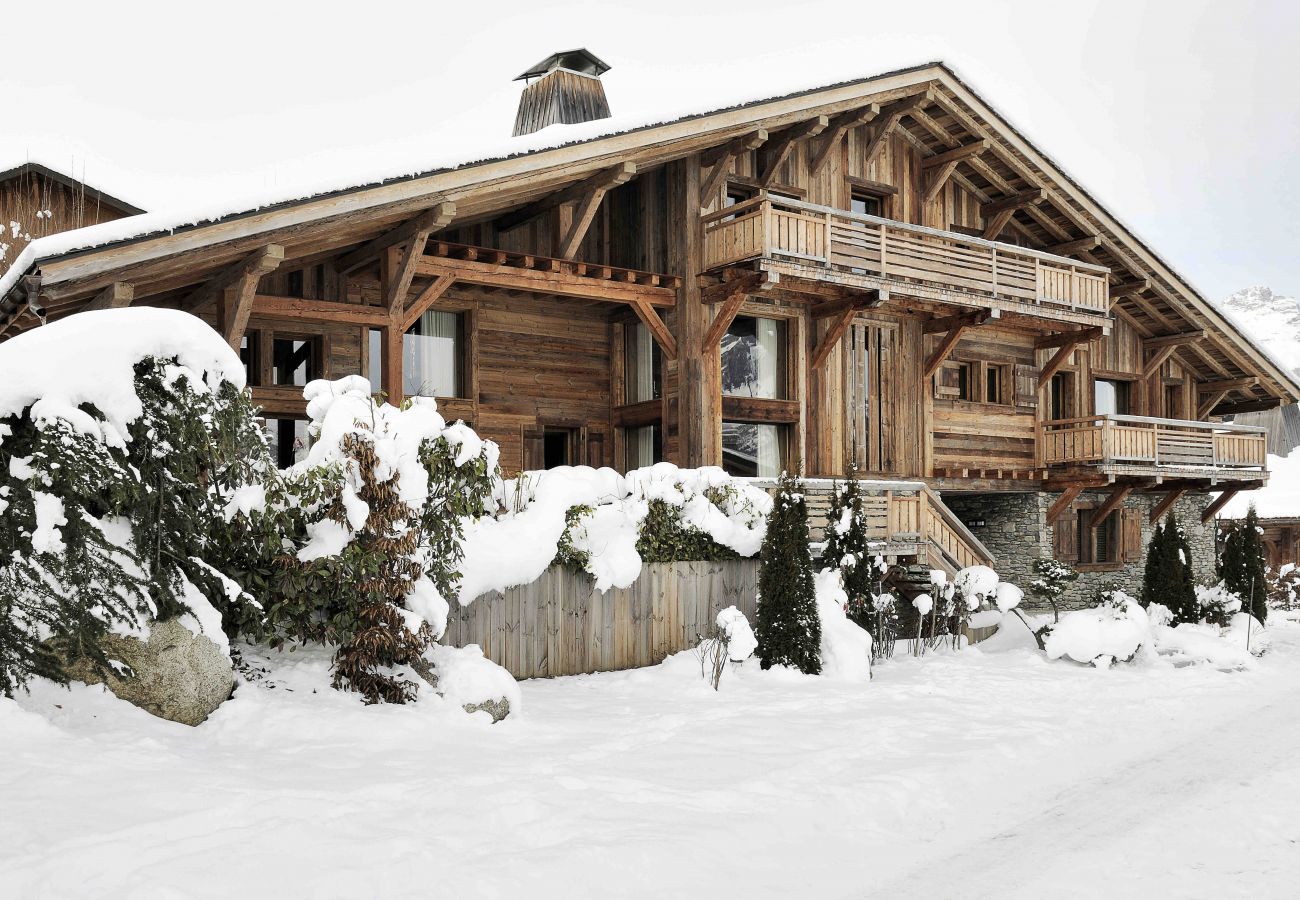 façade, chalet de luxe, location saisonnière, combloux, vacances, lac, montagne, Mont-Blanc, villa, hôtel, neige, soleil 