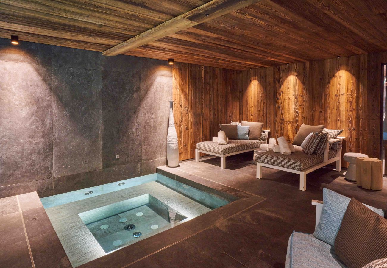 jacuzzi, chalet de luxe, location saisonnière, combloux, vacances, lac, montagne, Mont-Blanc, villa, hôtel, neige, soleil 