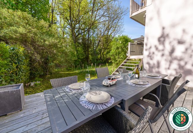 appartement, jardin, location saisonnière, conciergerie haut de gamme, vacances, hôtel, lac d'annecy, été, luxe