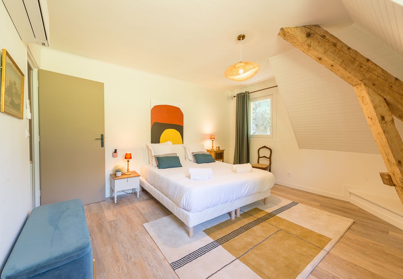 chambre double, location saisonnière, vacances, annecy, vue lac, vue montagne, luxe, maison, villa, hôtel, neige, soleil