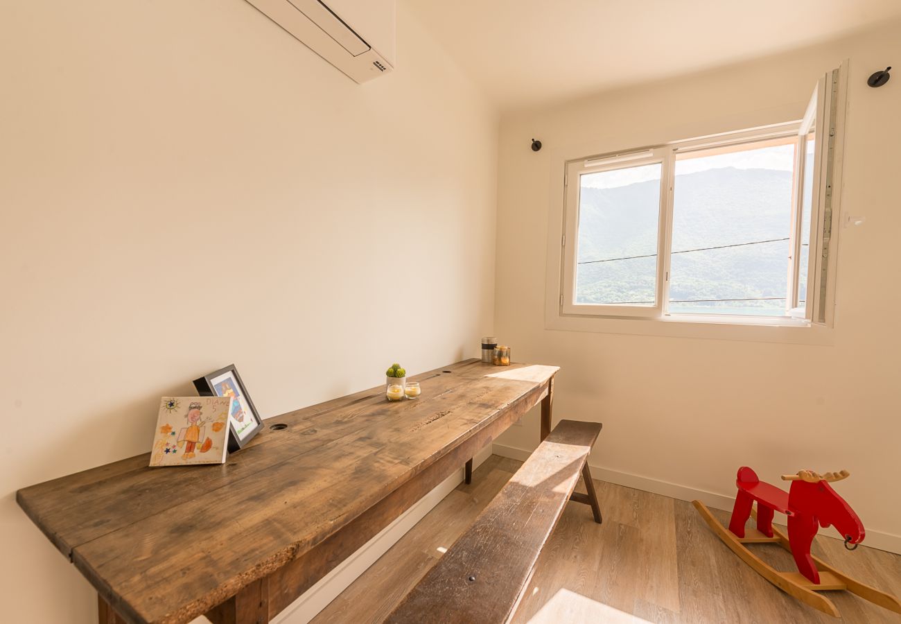 chambre enfants, bureau, location saisonnière, vacances, annecy, lac, montagne, luxe, maison, villa, hôtel, neige, soleil