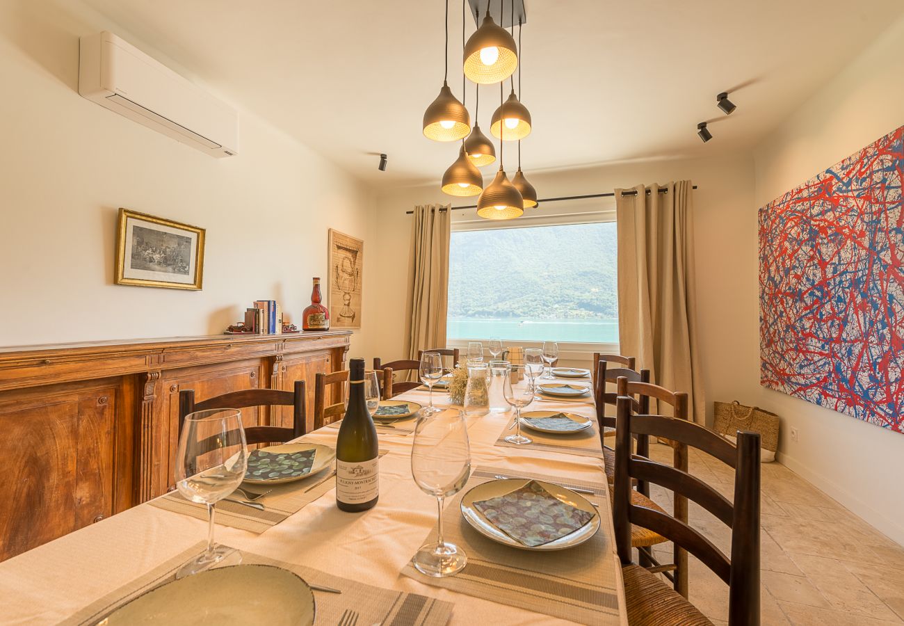 salle à manger, location saisonnière, vacances, annecy, vue lac, vue montagne, luxe, maison, villa, hôtel, neige, soleil