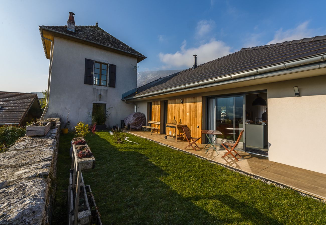 maison de famille, Saint Jorioz, lac Annecy, location courte durée, été, haut de gamme, jardin, piscine, famille, vacances 