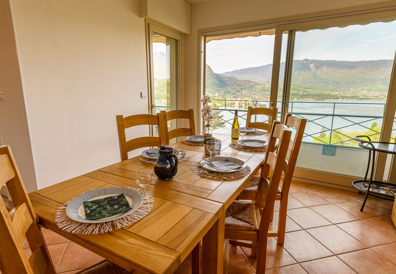 appartement de standing, vue lac, location saisonnière Premium, annecy, conciergerie haut de gamme, vacances, airbnb luxe