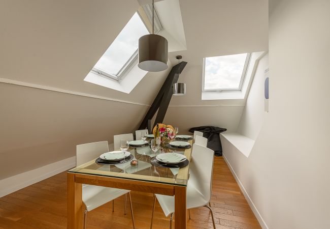 appartement de standing, vue lac, location saisonnière Premium, annecy, conciergerie haut de gamme, vacances, airbnb luxe 