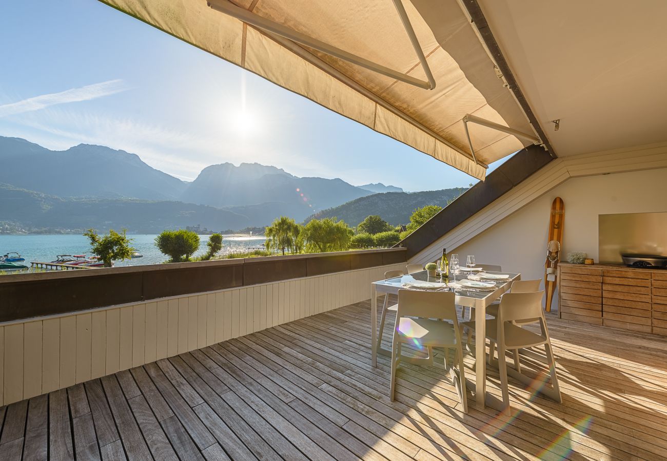 appartement à louer, vue lac annecy, location saisonnière Premium, Duingt, vacances, airbnb luxe, hotel, été, booking