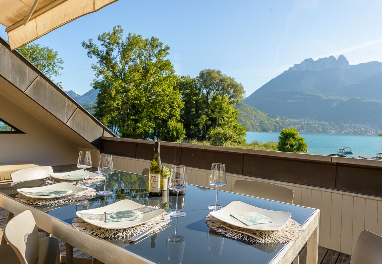 appartement à louer, vue lac annecy, location saisonnière Premium, Duingt, vacances, airbnb luxe, hotel, été, booking 