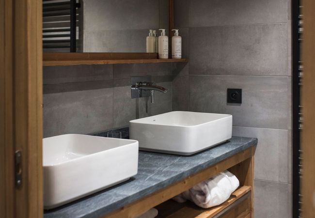 Chalet à La Clusaz - LCZ - Le Chalet Prestige, sauna et hammam 16p Chalet à La Clusaz - LCZ - Le Chalet Prestige, sauna et hammam 16p