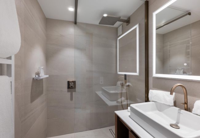 Appartement à Courchevel - Winter Courchevel -- L'Intresso, SKI IN OUT, 6pax Appartement à Courchevel - Winter Courchevel -- L'Intresso, SKI IN OUT, 6pax