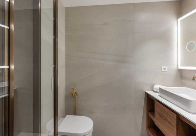 Appartement à Courchevel - Winter Courchevel -- Le Castano, SKI IN OUT, 8pax Appartement à Courchevel - Winter Courchevel -- Le Castano, SKI IN OUT, 8pax