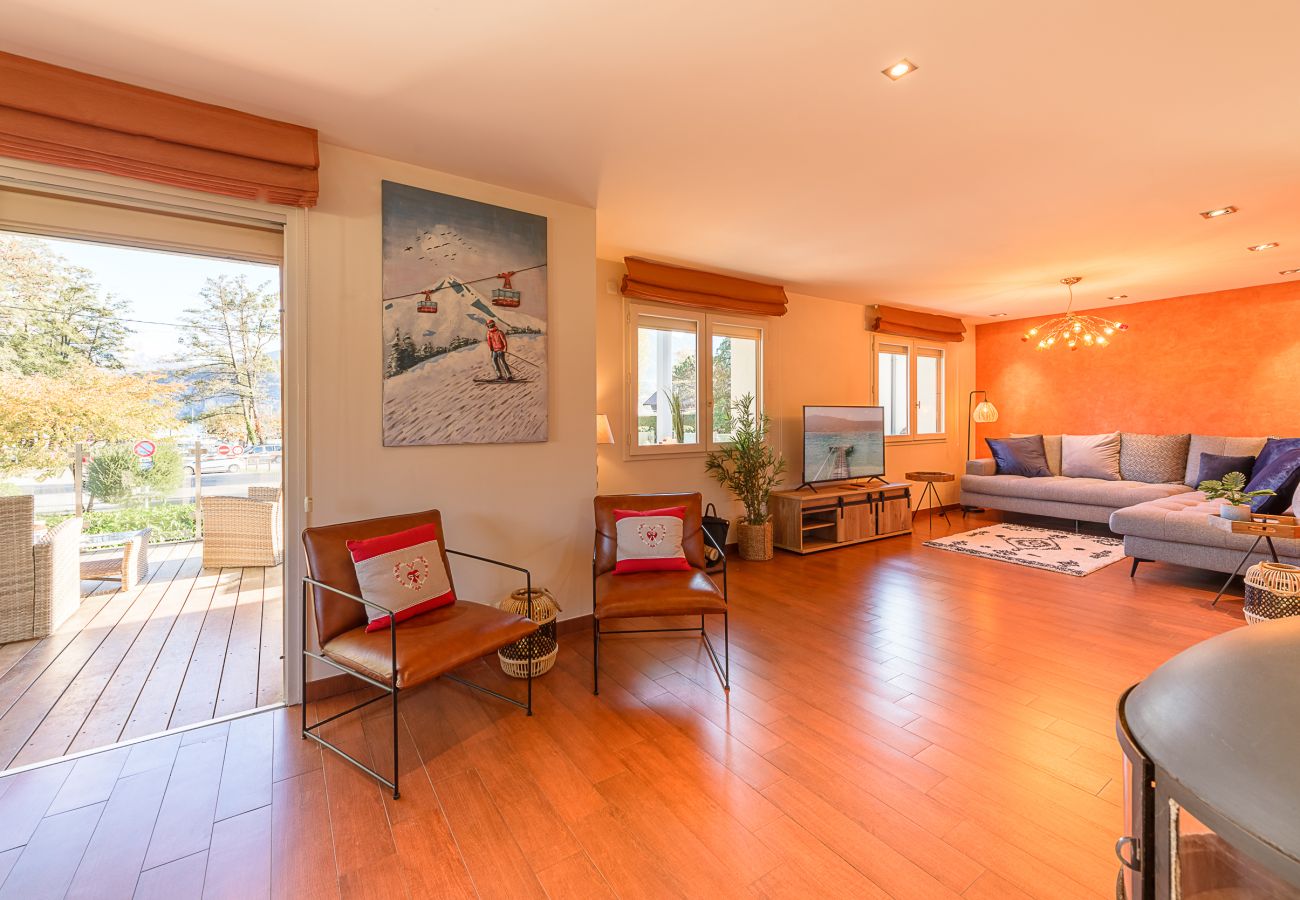 Airbnb, booking, prestige, agence de location, LLA Selections, maison de famille Premium, Annecy, location Lac Annecy